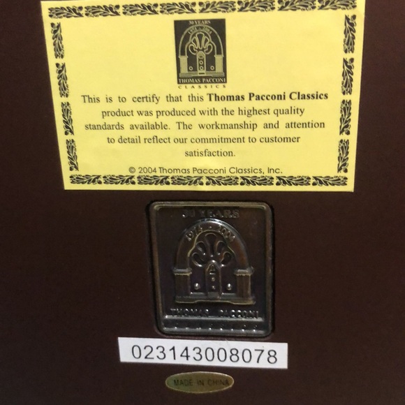 Thomas Pacconi Classics 2004 collection Holiday Bear 17.5”x9.25” - Picture 5 of 5